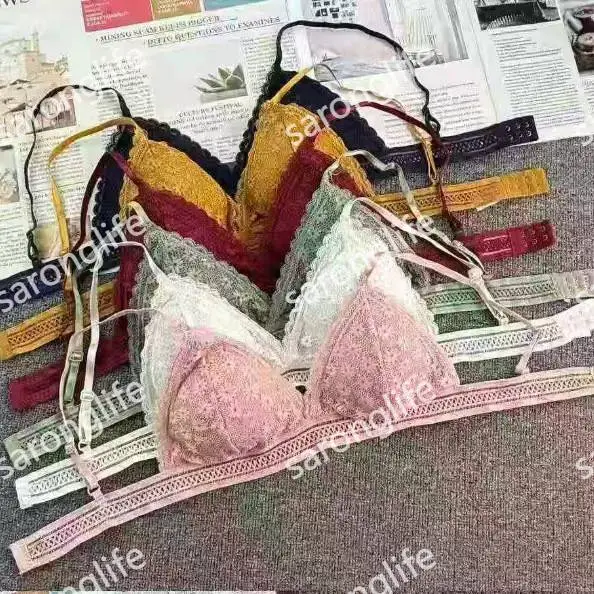 Women's Wireless Lace Daisy Push-Up Triangle Bra - Bra