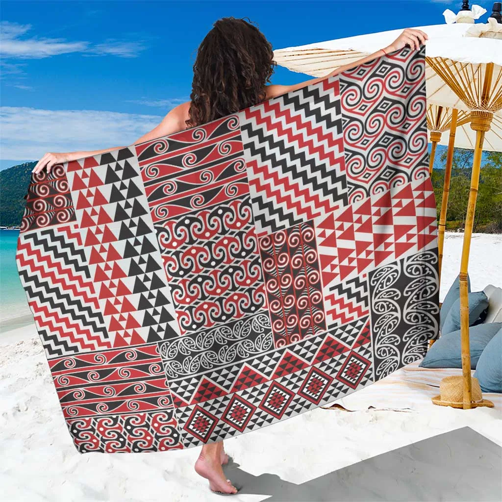White Kowhaiwhai Taniko Patchwork Motifs Print Sarong South Pacific Polynesian Beach Wrap Wholesale Pareo - main view