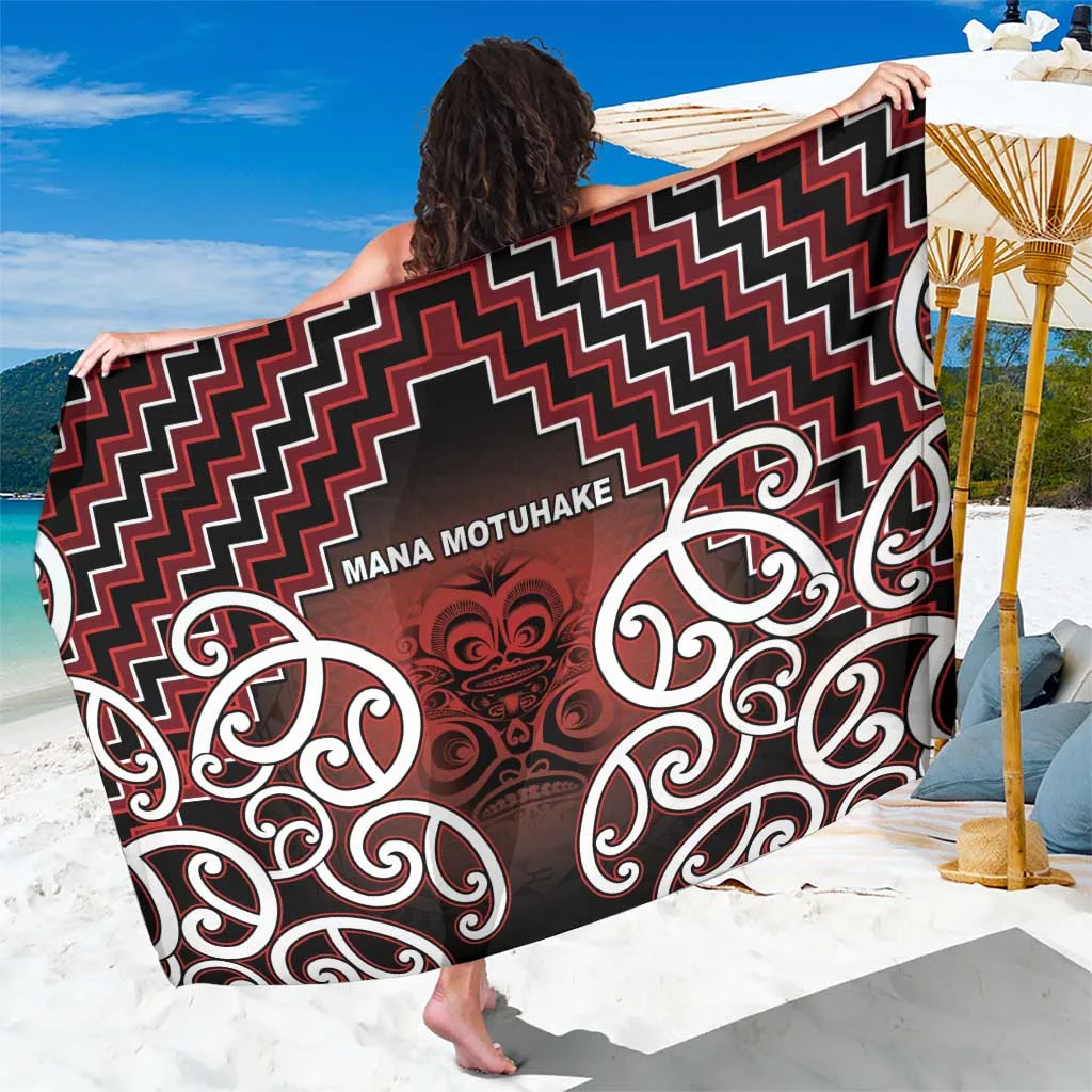 Cream White Maori Poutama Spiral Pattern Print Sarong South Pacific Cultural Beach Wrap Wholesale Pareo - main view