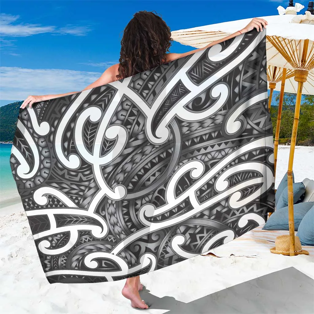 Green Maori Kowhaiwhai Kiwikiwi Puhoro & Patiki Geometric Print Sarong Polynesian Beach Wrap Wholesale Pareo - main view