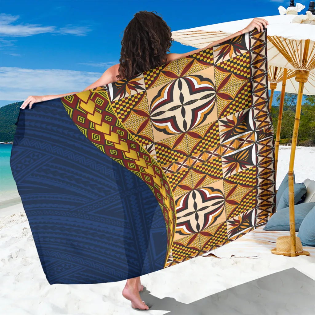 Cream White Samoan Siapo Turtle & Hibiscus Print Sarong Polynesian Beach Wrap for Resort Hotel Wholesale Pareo - main view