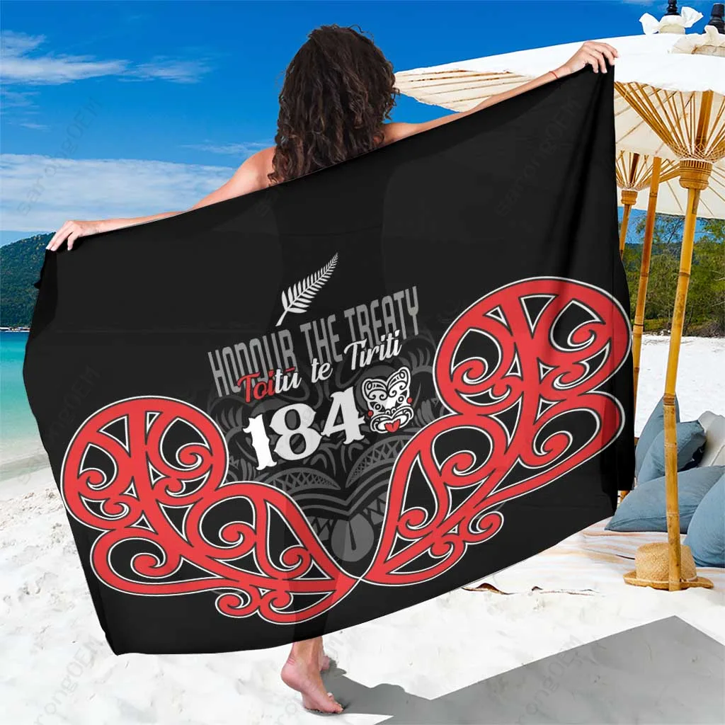 Cream White Toitu Te Tiriti 1840 Aotearoa Tribal Text Symbol Print Sarong Maori Culture South Pacific Resort Beach Wrap Wholesale Pareo - main view